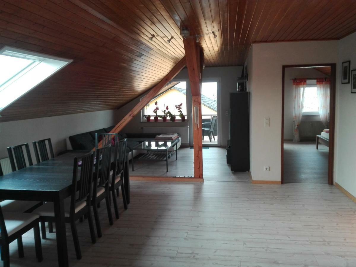 Obere Ferienwohnung Asshoff Zwischen Odenwald, Taubertal Und Bauland Berolzheim Luaran gambar